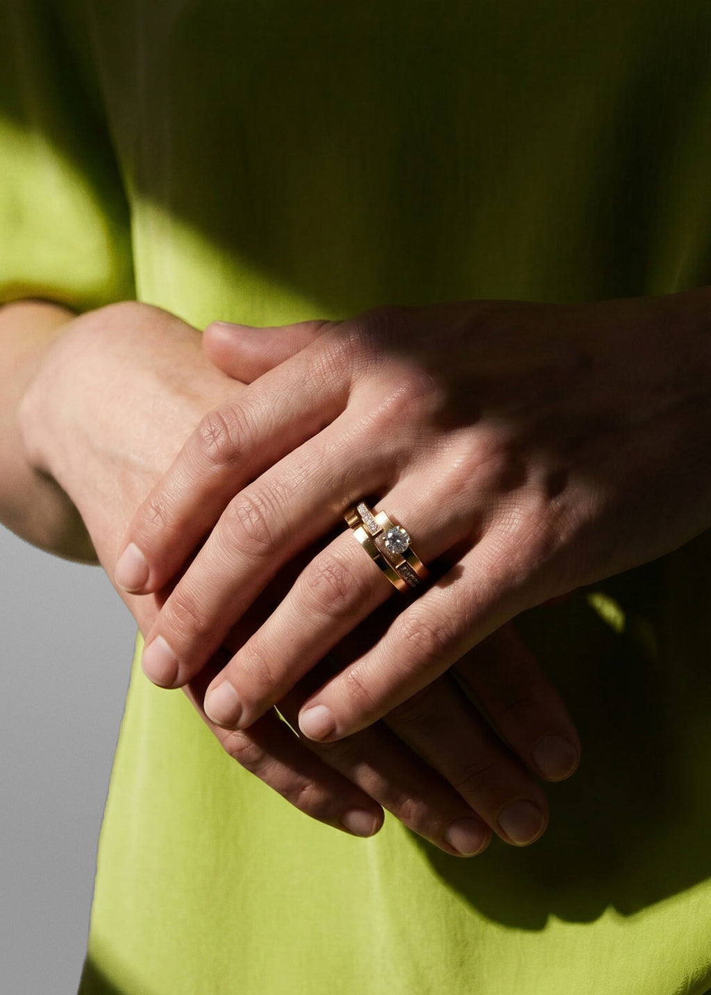 Disruptive engagement ring 3 rows