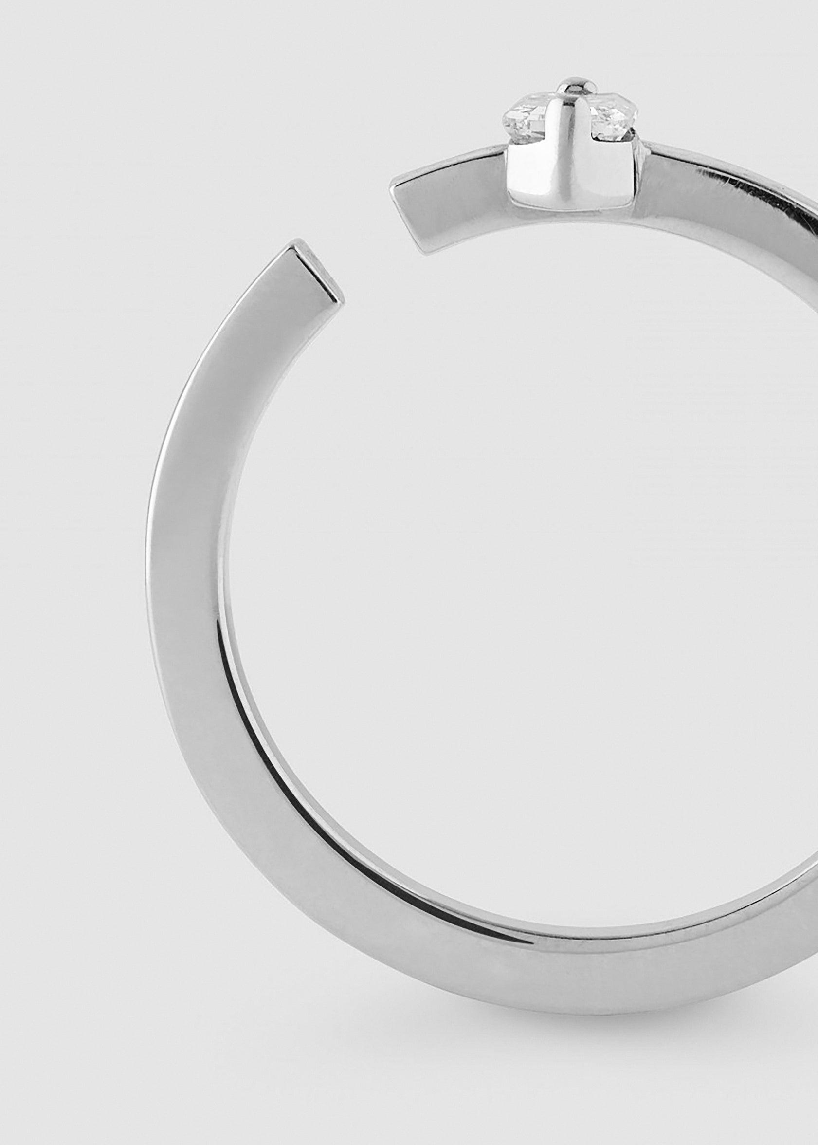 Disruptive engagement ring 1 row - view 10 - Dauphin