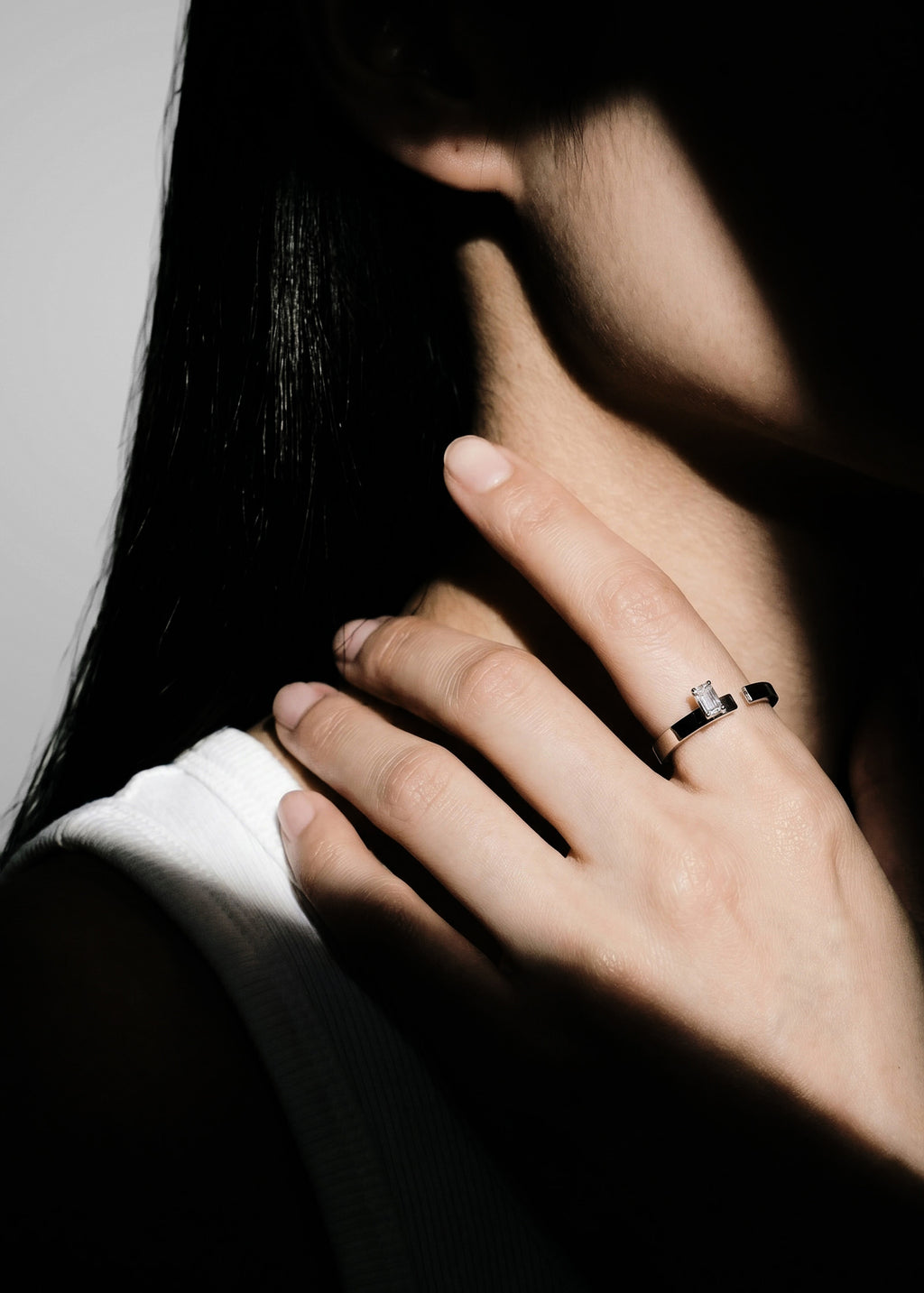 Disruptive engagement ring