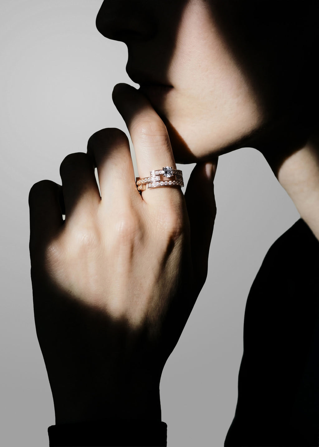 Disruptive engagement ring 3 rows