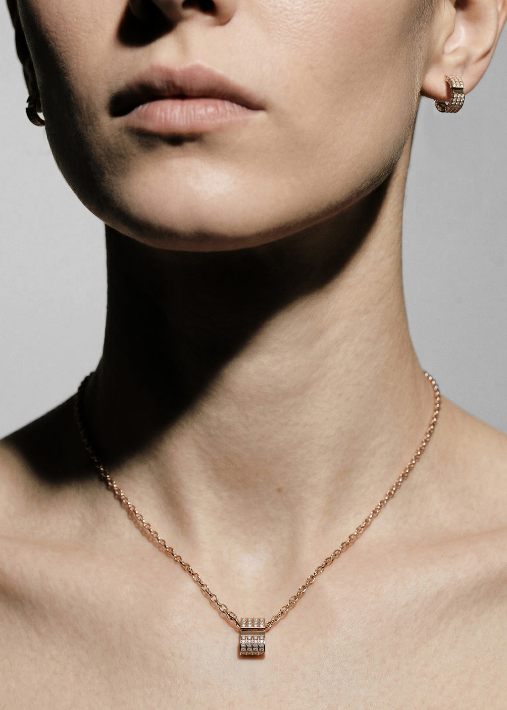 Monument necklace small