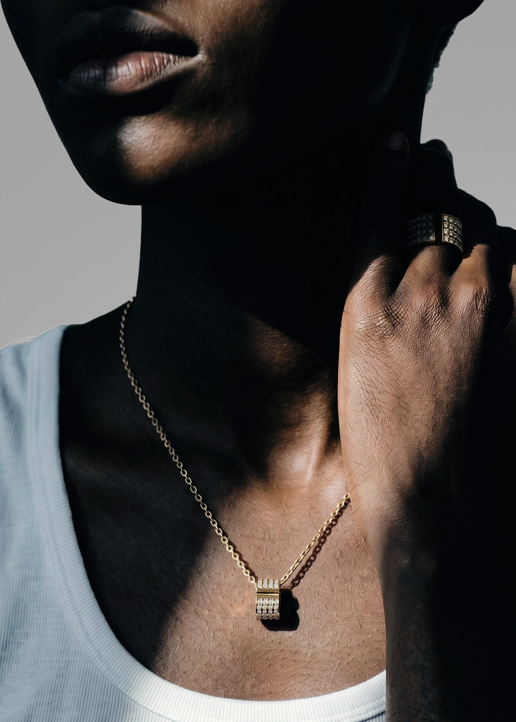 Monument necklace small