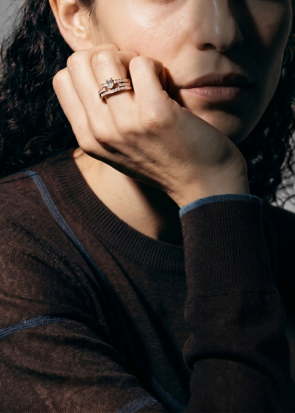 Disruptive engagement ring