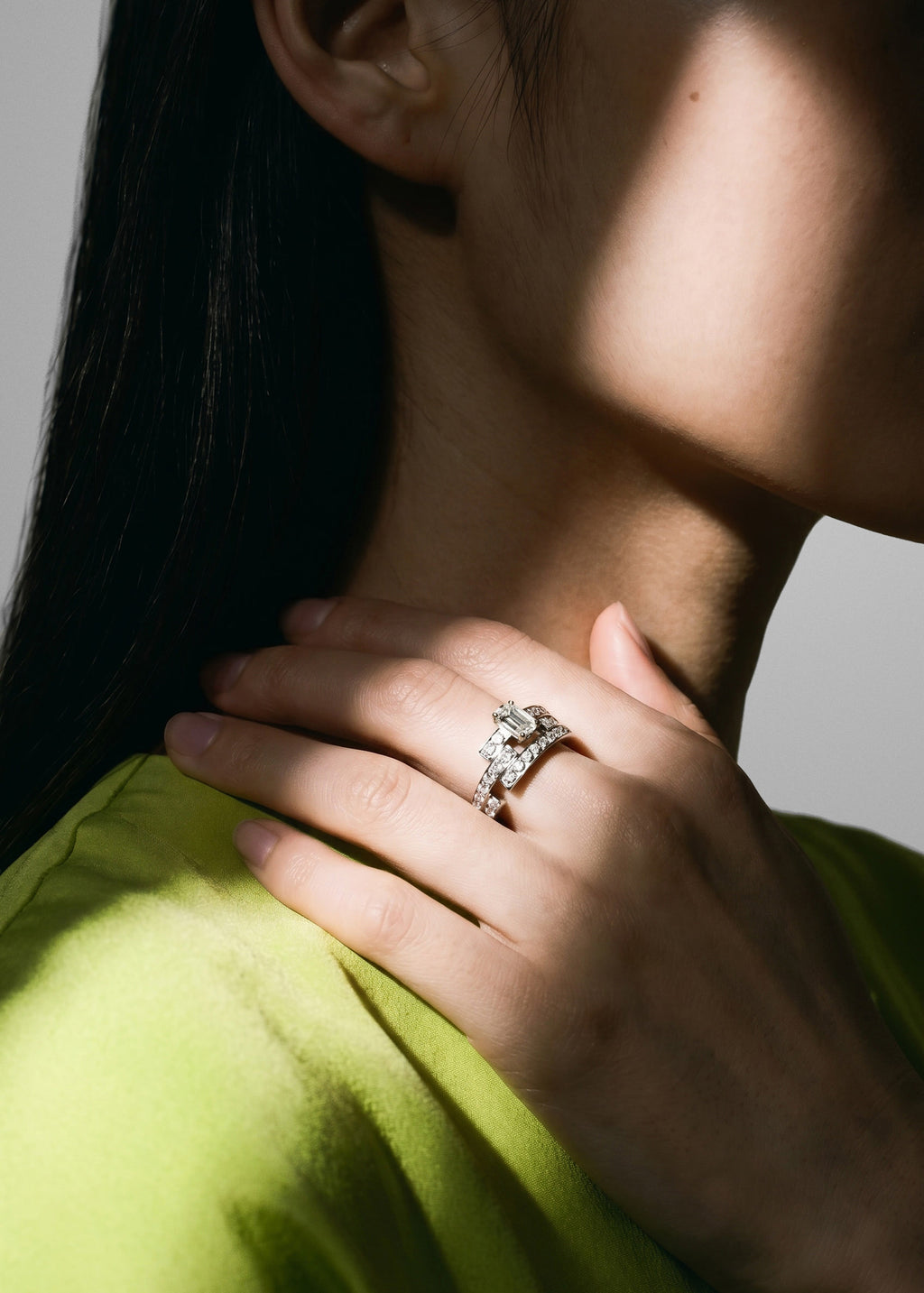 Disruptive engagement ring