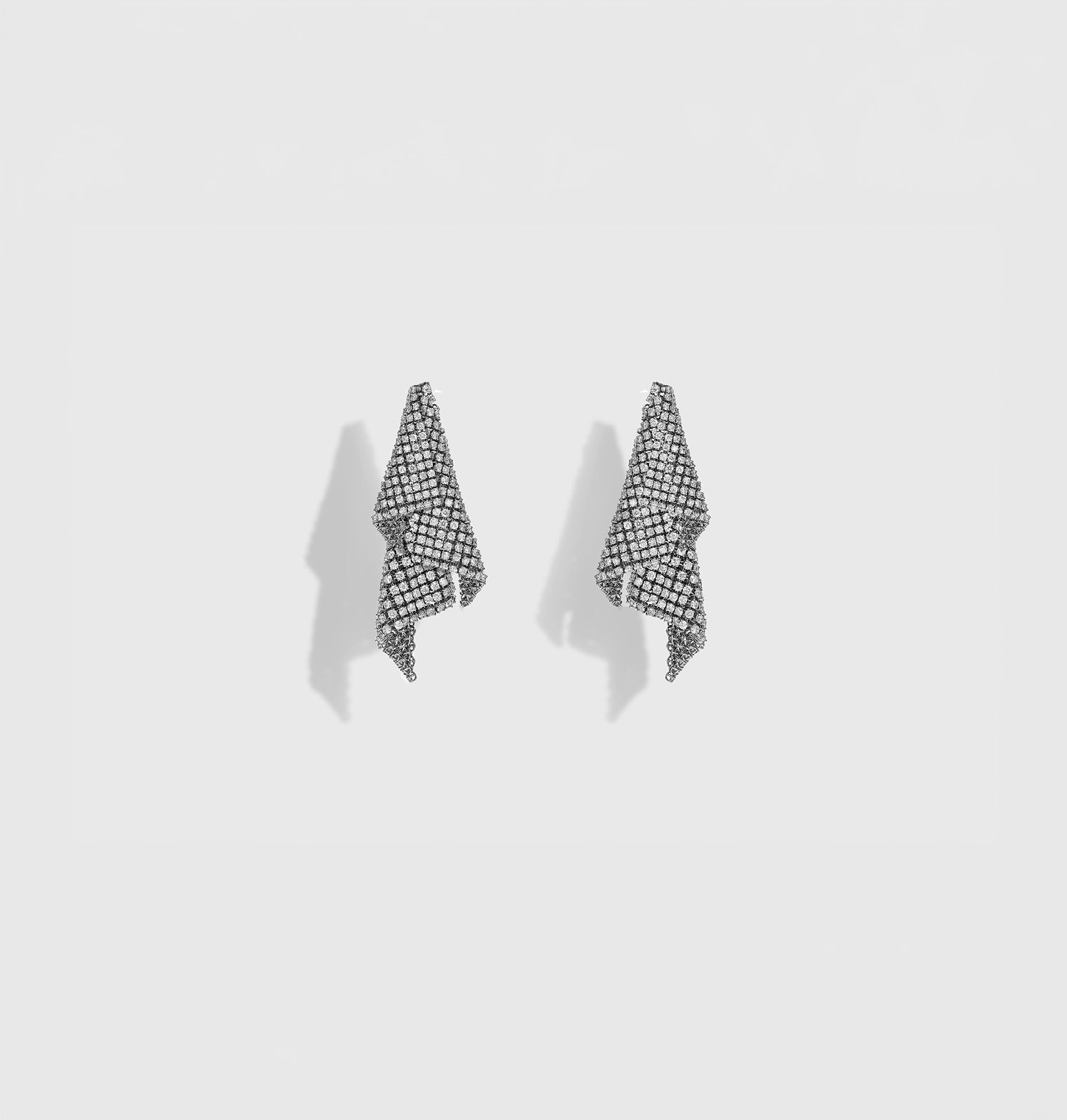 Fluid earrings small - view 3 - Dauphin