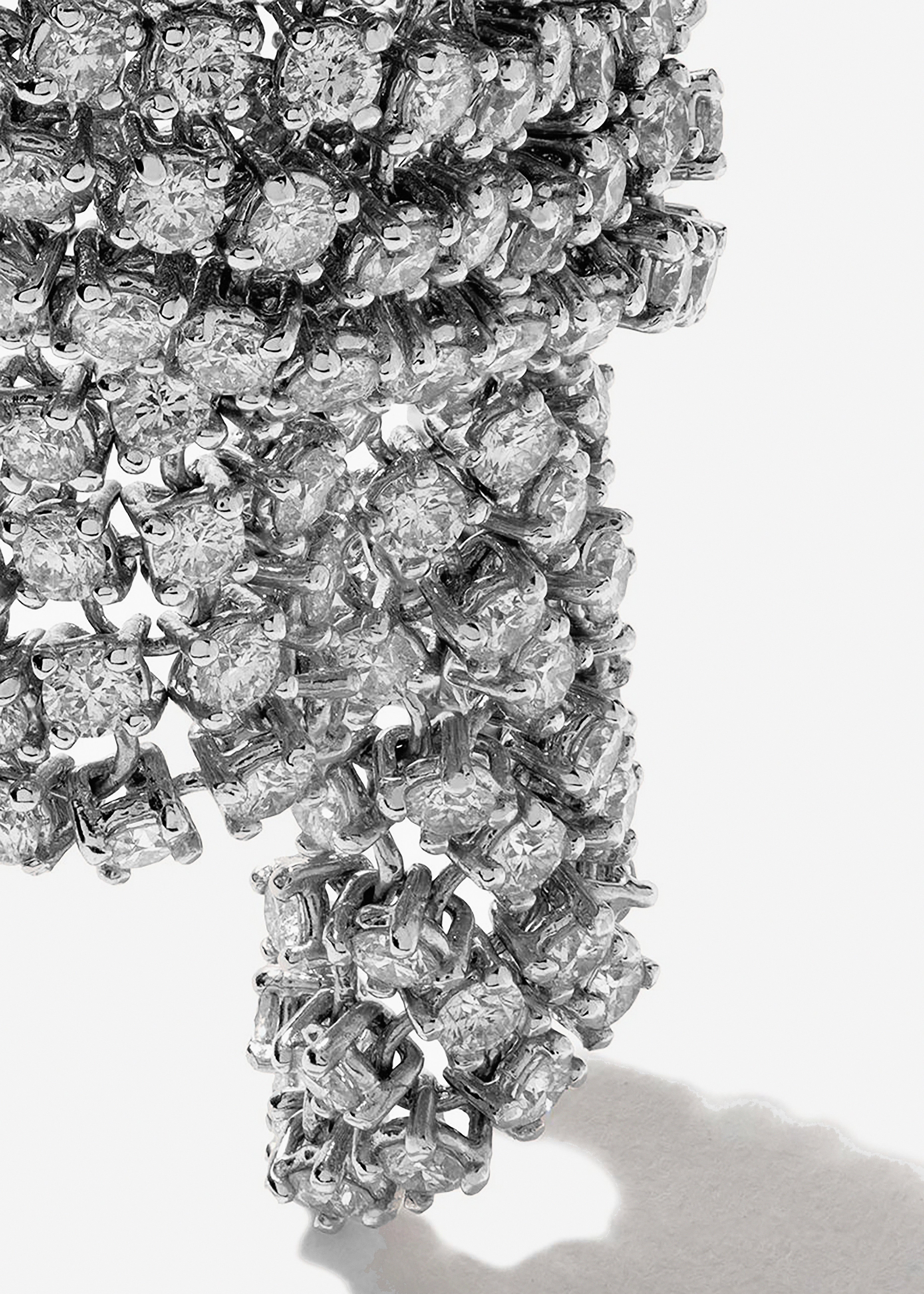 Fluid earrings large - view 8 - Dauphin