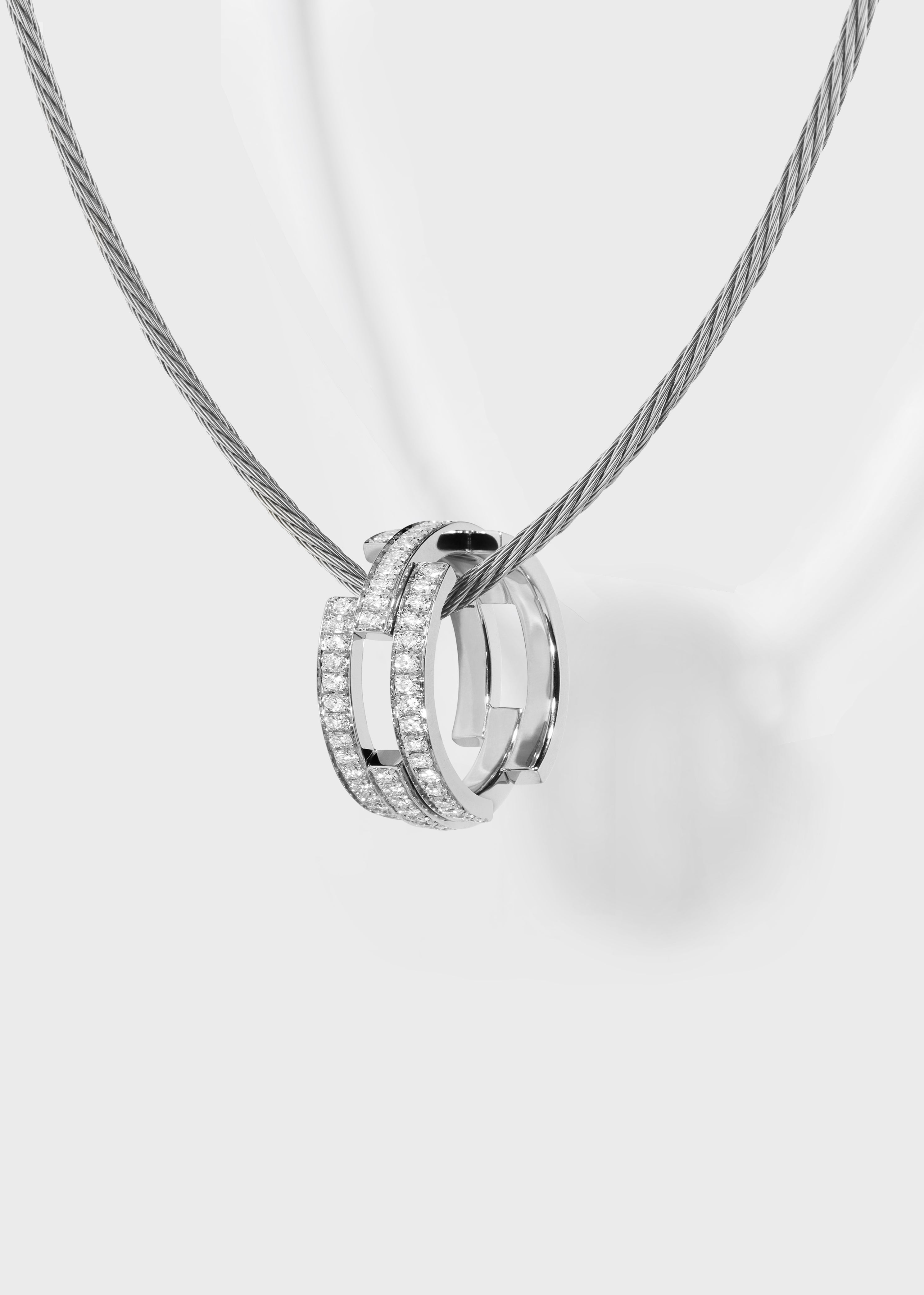 Volume pendant White Gold