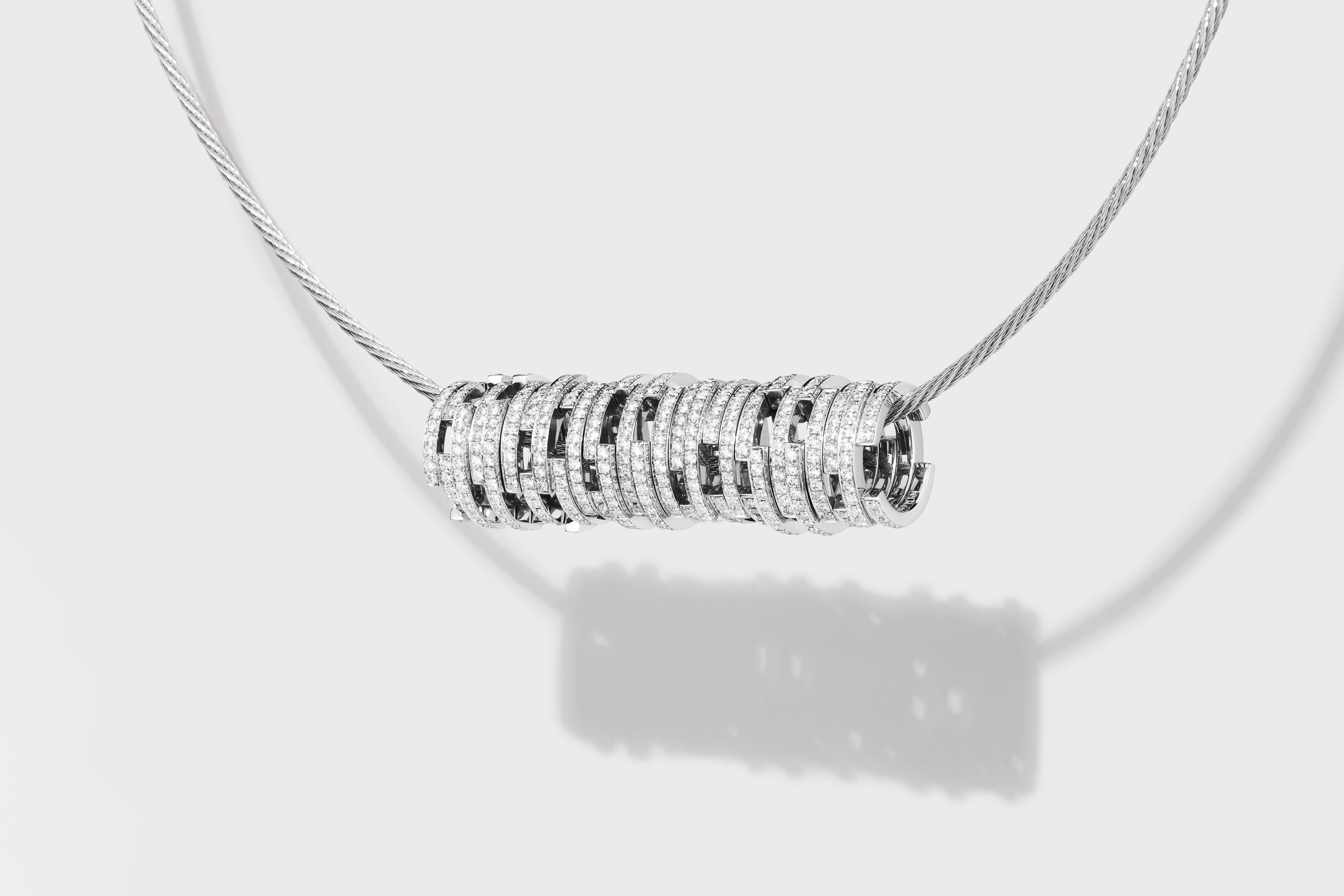 Volume pendant White Gold