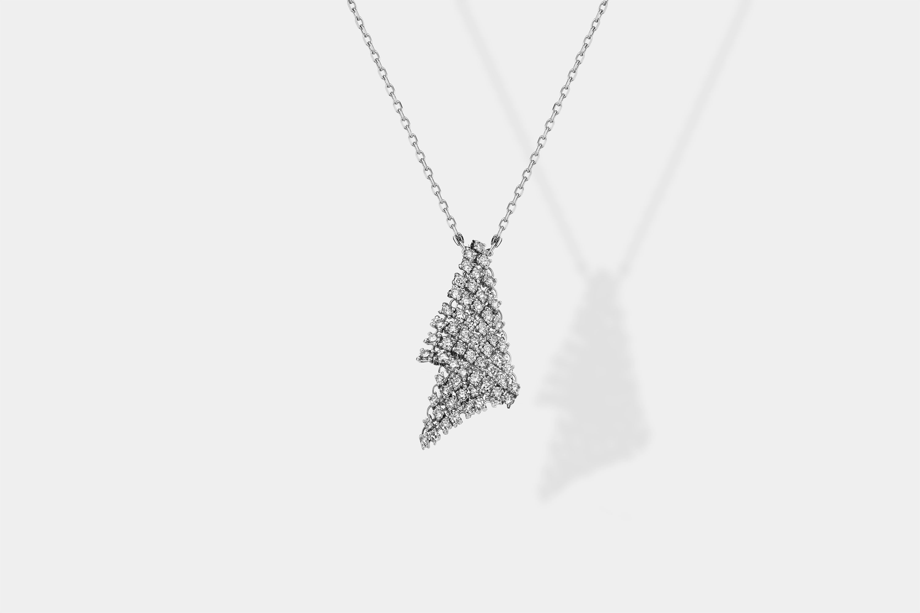 FLUID PENDANT - view 3 - Dauphin