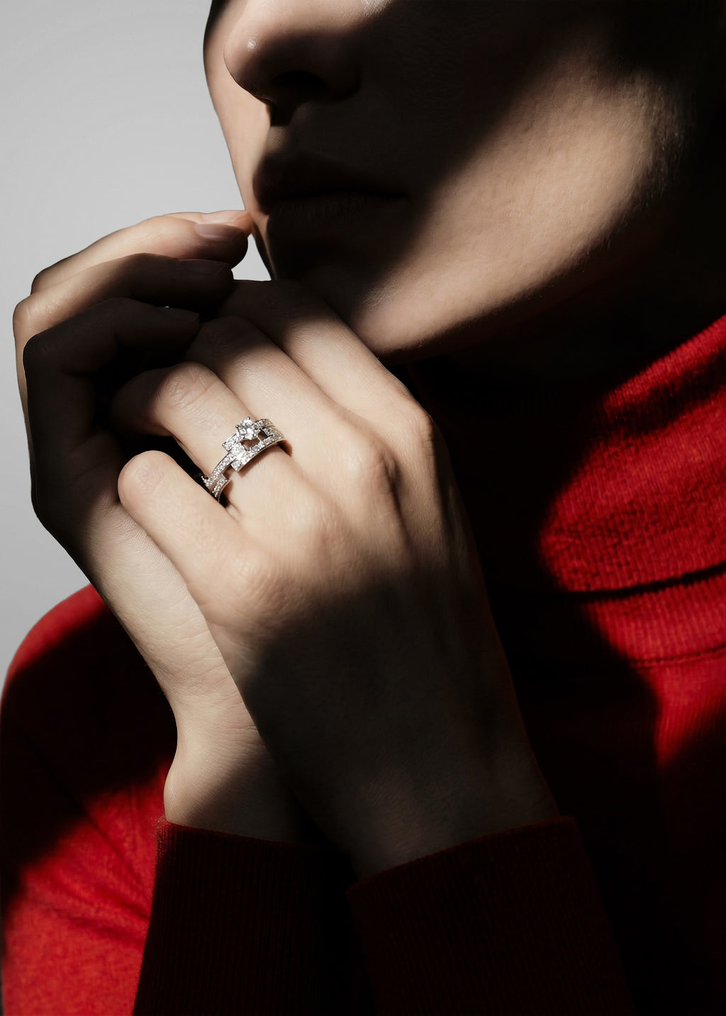 Disruptive engagement ring 3 rows