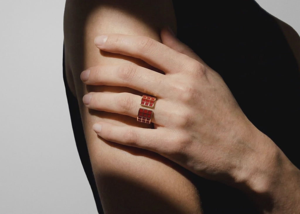 Monument ring medium