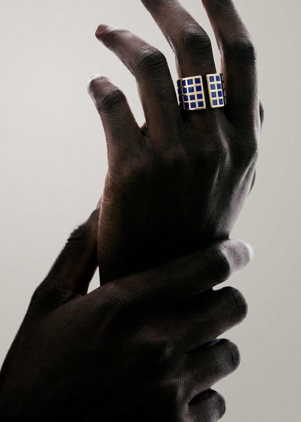 Monument ring medium