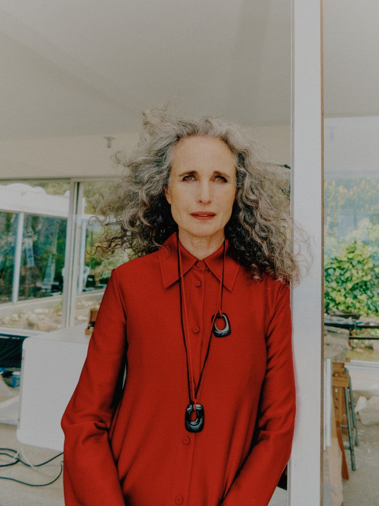 Andie MacDowell wearing the Ovoïde necklace